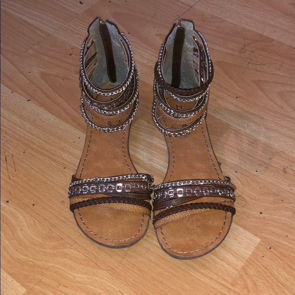 sandals - Picture 2 of 5